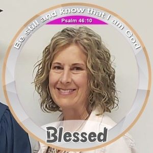 Meet your Posher, Lora